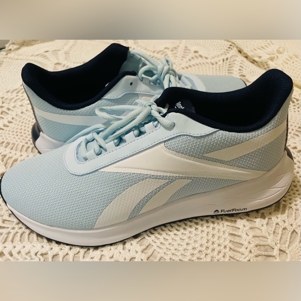 NWT Reebok Women's Sports Running Tennis Colors in Light Blue and Blue Size 10.